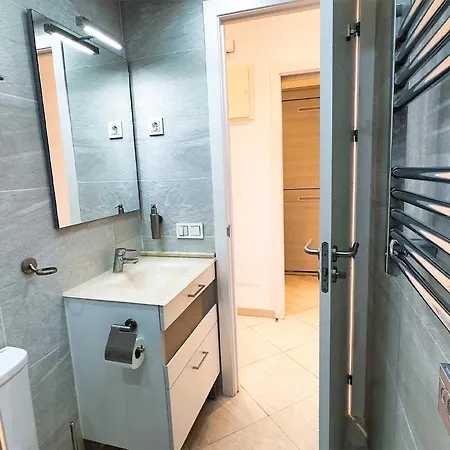 Skol 322 - Completely Renovated Front *