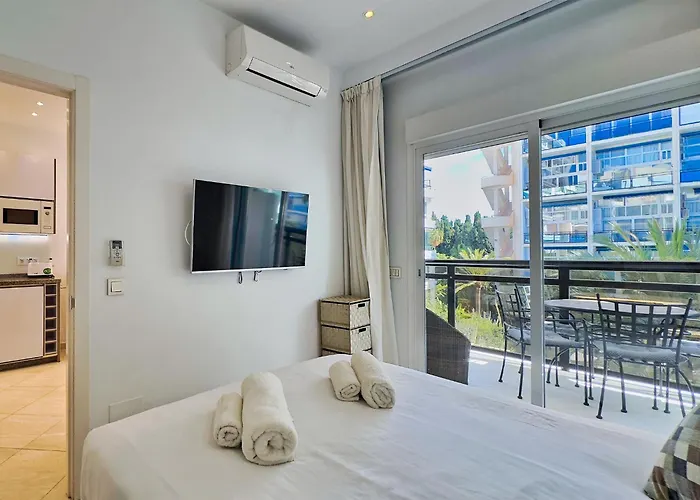 Skol 322 - Completely Renovated Front * Marbella