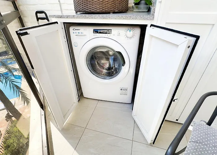 Skol 322 - Completely Renovated Front Apartman *