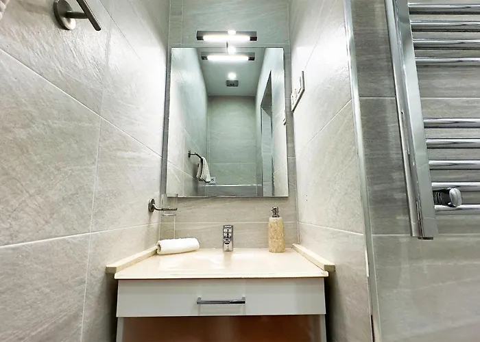 Apartman Skol 322 - Completely Renovated Front