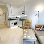 Skol 322 - Completely Renovated Front Apartman Marbella