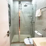 Skol 322 - Completely Renovated Front Apartman *