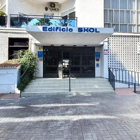 Skol 322 - Completely Renovated Front Apartment *
