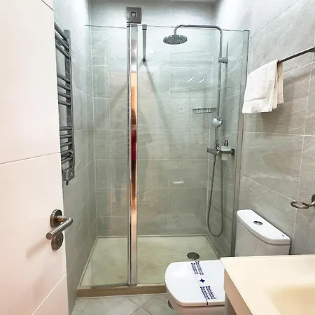 Skol 322 - Completely Renovated Front Appartement *