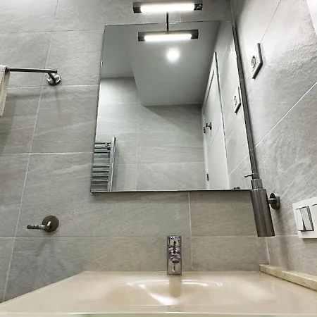 Skol 322 - Completely Renovated Front